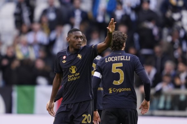 Romano: Chuyển nhượng của Muani bị chặn vì phong cách giao dịch của Juventus và Paris không liên qua