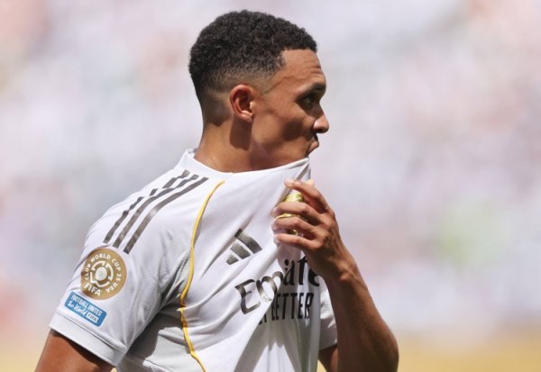 TA: Arnold thích nghi tốt tại Real Madrid nhưng đã mất thời gian, và người chơi sẽ không chơi ở hàng