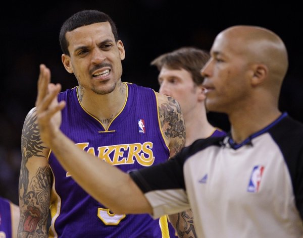 Baye: Tôi đã bị phạt tổng cộng 600.000 đô la trong sự nghiệp NBA của mình và tôi hơi hối hận khi có 