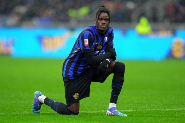 Quay chậm: Nếu không có cơ hội ra sân, Bisek có thể nộp đơn xin chuyển tới Inter Milan vào tháng 1