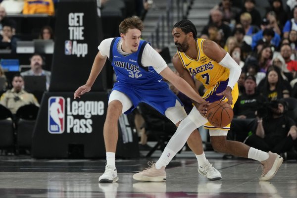 Trong mùa giải tân binh, anh được kỳ vọng sẽ đột phá hàng phòng ngự! Các đối thủ trước mùa giải phối