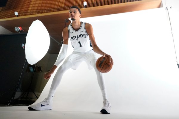 Quái vật! Garnett: Vinban Yama trông giống sự kết hợp giữa KD và O Neal