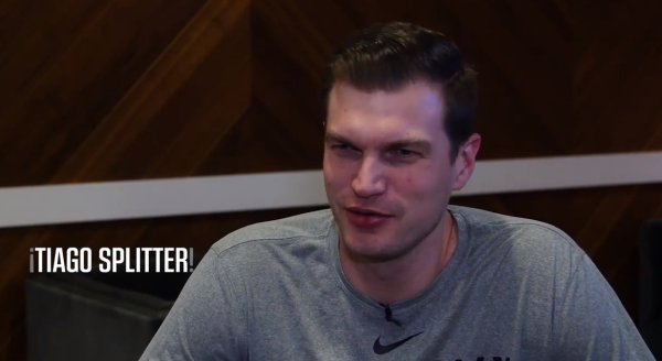 Chia đôi: Mục tiêu của chúng tôi trong trò chơi này là chơi các vòng quay nhanh và ngắn. Không dễ để