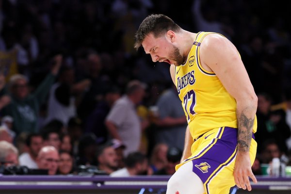Doncic ghi trung bình 45,3 điểm trong 3 trận liên tiếp, lần đầu tiên trong lịch sử Lakers kể từ Kobe
