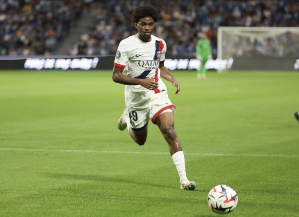 Phóng viên: Cầu thủ 17 tuổi Paris Mbaye và cầu thủ cho Chelsea mượn Sarr sẽ chơi cho Senegal