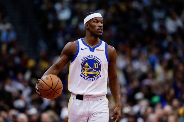 Nó vượt quá khả năng của bạn! Butler ghi được 16 điểm khi bắn 5/10, 3 rebound và 3 kiến ​​​​tạo, với