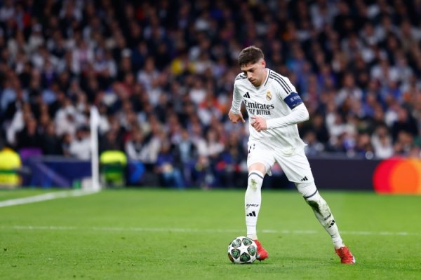 Ngay cả một người sắt cũng không thể chịu đựng được! Aspen: Valverde được thay ra, ban đầu được đánh