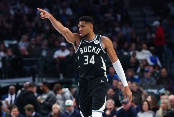 Trung bình 33,4 điểm và 11,9 rebounds mỗi trận! Bucks sẽ đấu với Hornets vào ngày mai, Antetokounmpo