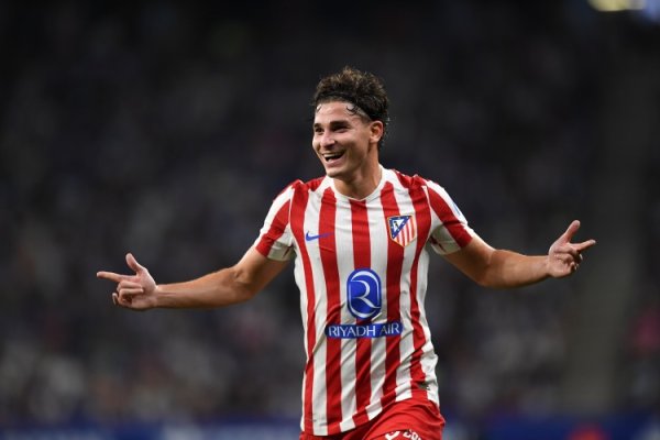 Nhện Nhỏ: Khi tôi 11 tuổi, tôi đến Real Madrid để tập thử trong 15 ngày. Tôi không ở lại vì không th