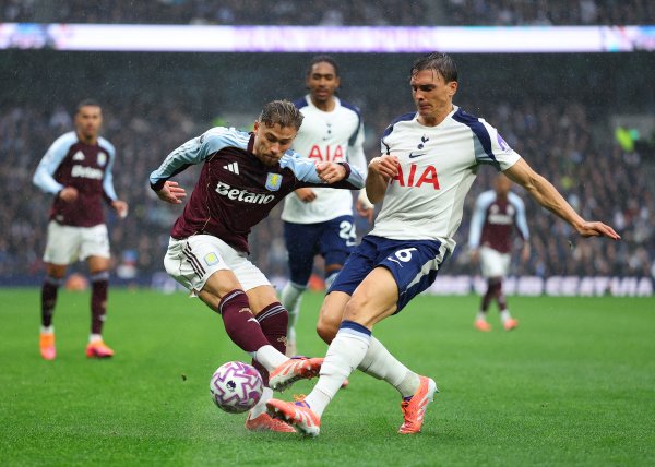 Palinha đáp trả Carragher: Thậm chí có thể chỉ trích Ronaldo, dù sao anh ta cũng lên TV bằng cách nó